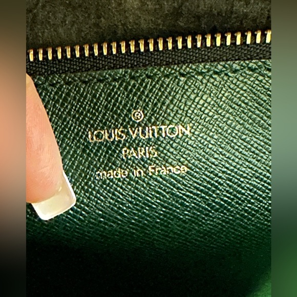 LOUIS VUITTON CLUTCH BAG SELLIER DRAGONNE BROWN EPI WITH KEY🌟 AUTHENTIC 🌟 - Picture 6 of 16